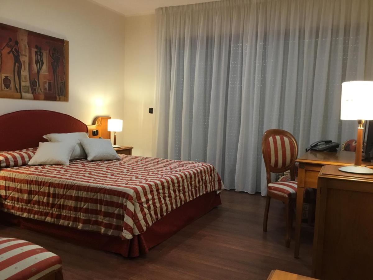 Erania Hotell Sala Consilina Exteriör bild