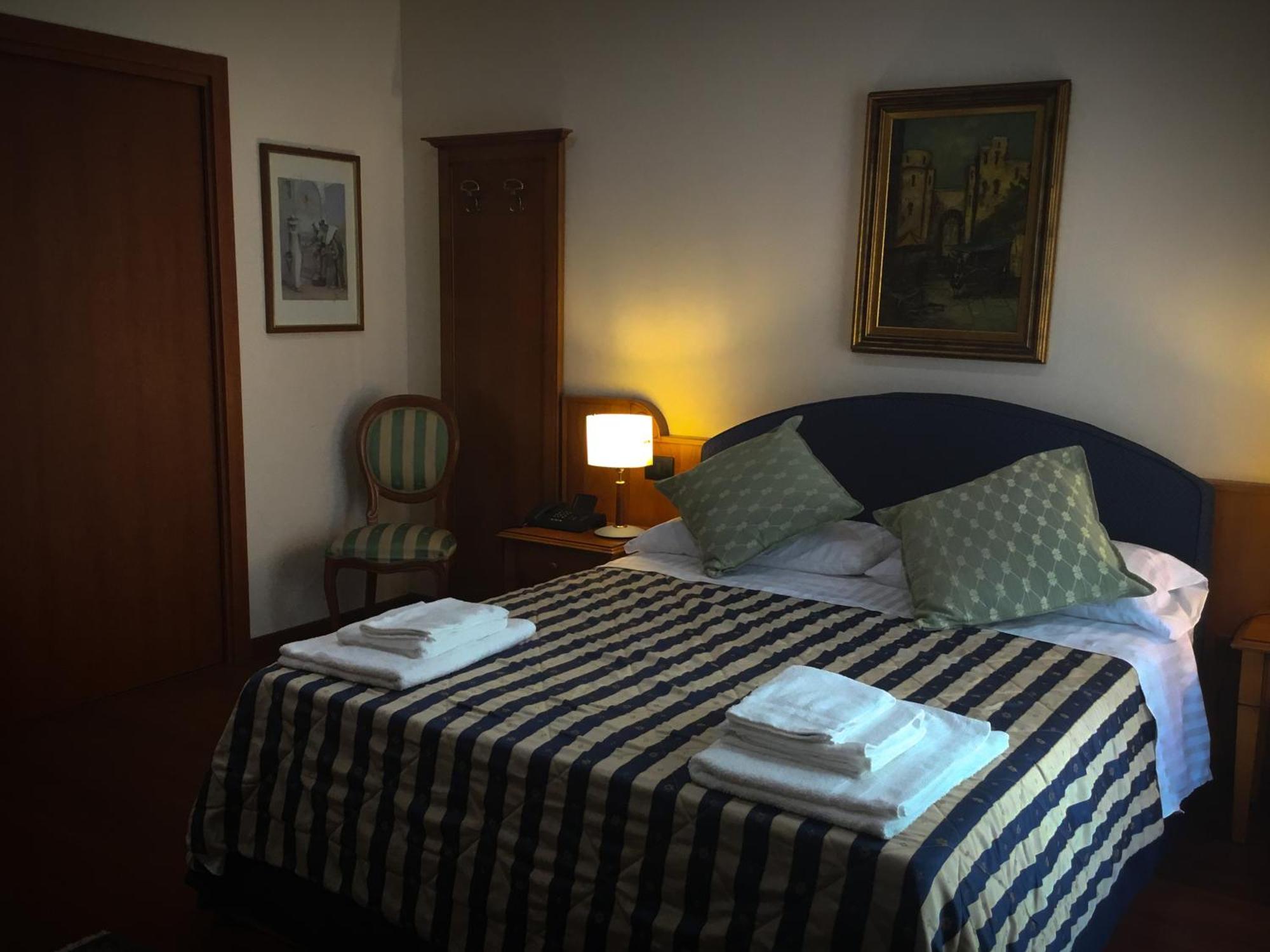 Erania Hotell Sala Consilina Exteriör bild