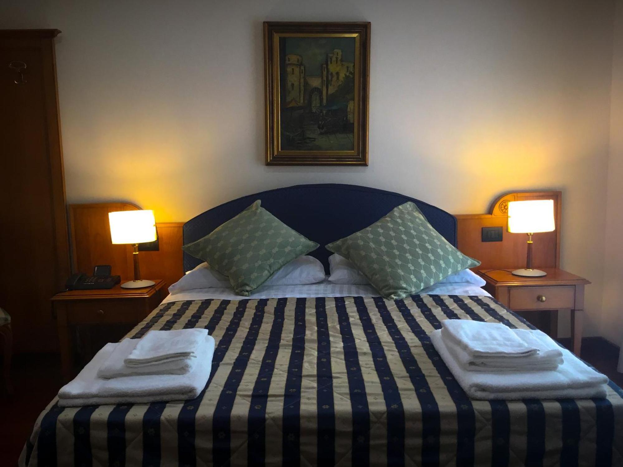 Erania Hotell Sala Consilina Exteriör bild