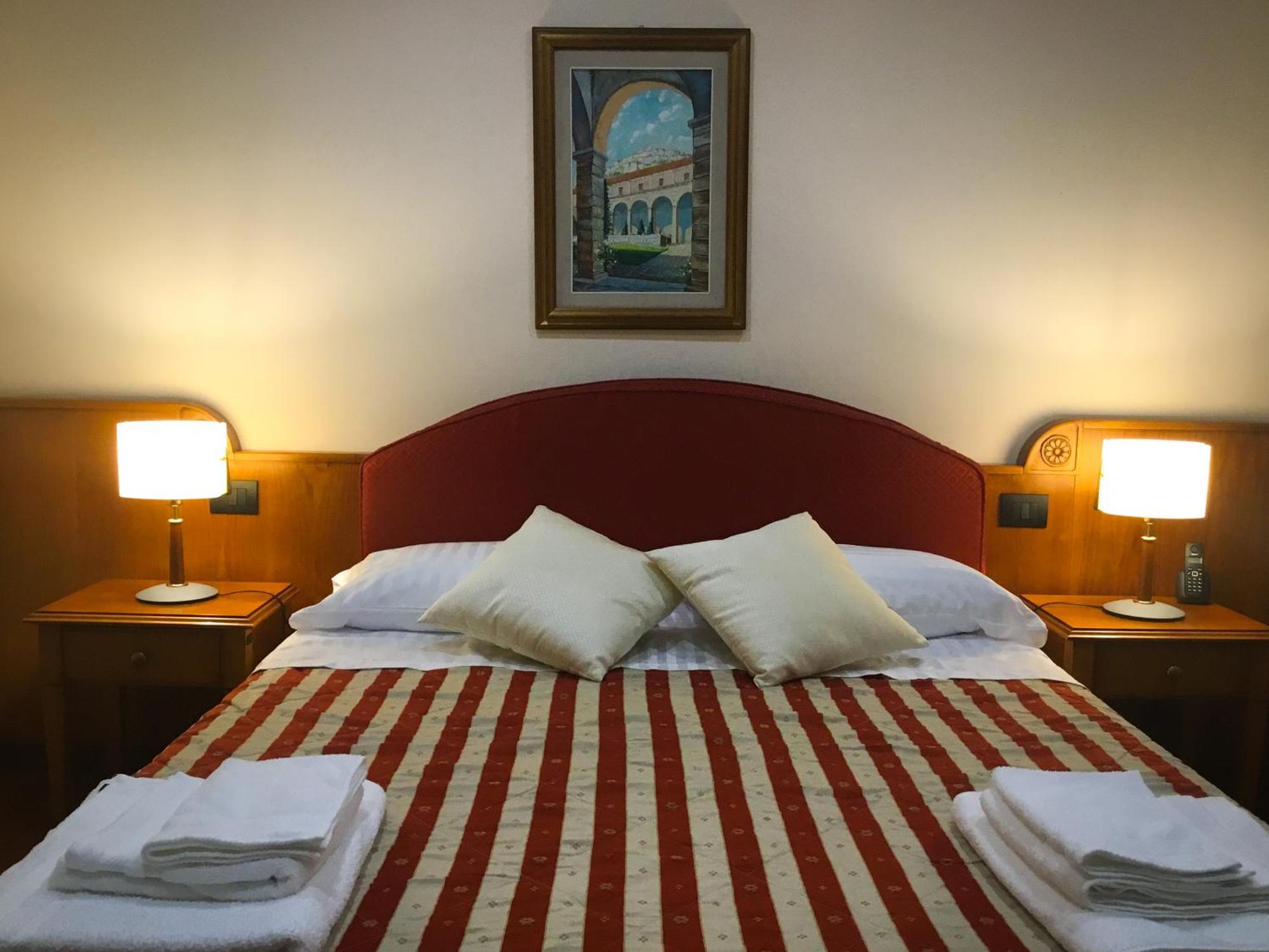 Erania Hotell Sala Consilina Exteriör bild